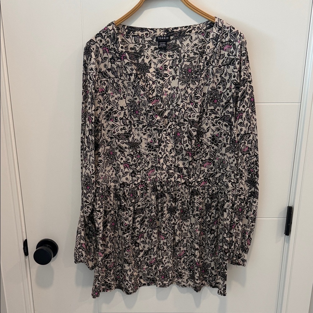 Torrid Floral Long Sleeve Blouse size 1X